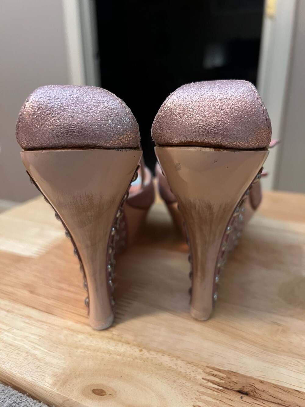 Y2K Steve Madden Pink Metallic Studded Wedge Heels - Picture 14 of 14